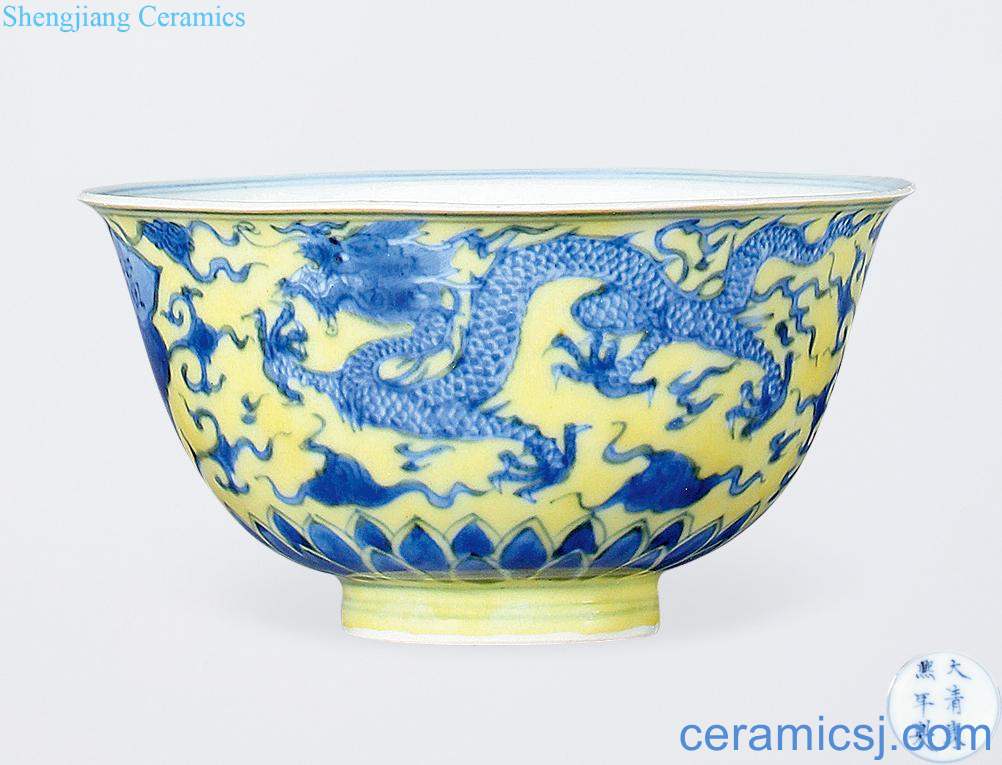 The qing emperor kangxi Yellow blue live dragon bowl
