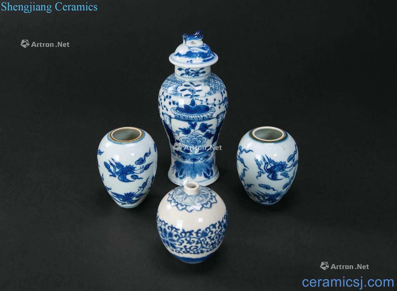 Qing dynasty blue-and-white canister (four pieces a set)