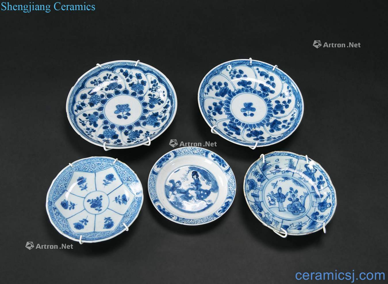 Qing dynasty blue-and-white dish (five pieces of a set of)