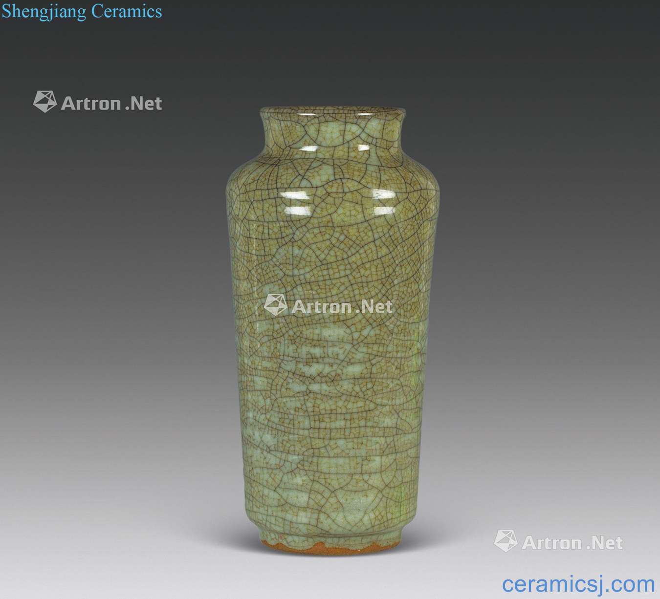 Elder brother glaze line rotary bottle in Ming dynasty