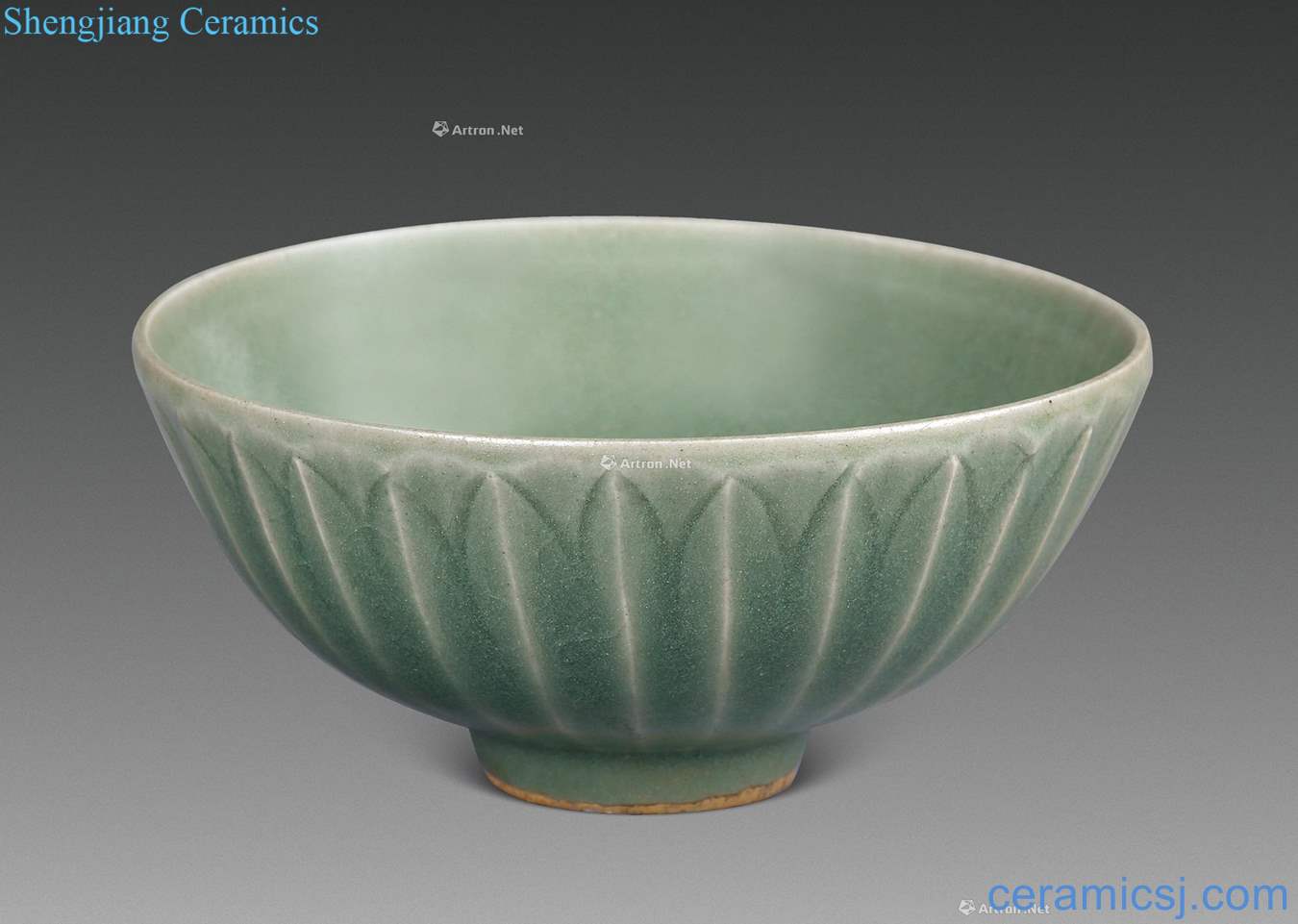 The song dynasty longquan celadon Lotus-shaped gong bowl (a)