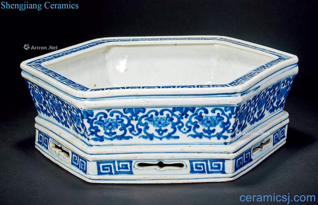 qing Blue and white hexagonal pot flowers