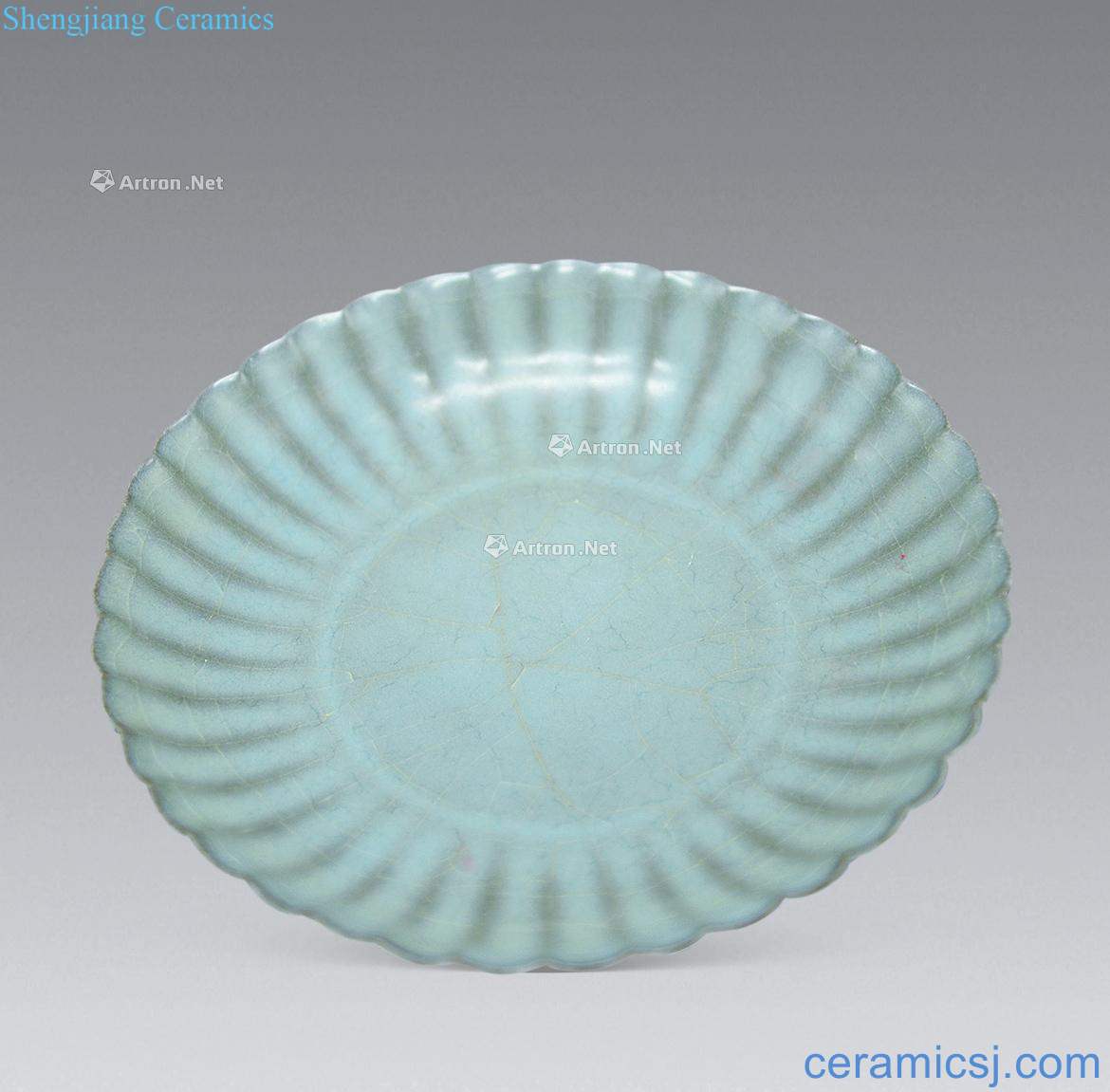 Ming Imperial chrysanthemum pan