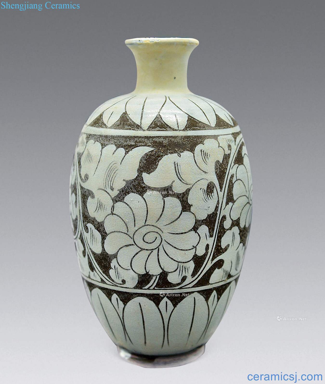 The song dynasty White glazed lotus-shaped peony grains bottles