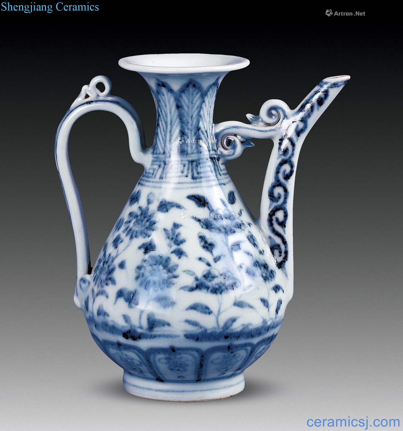 At the end of the yuan Ming Porcelain ewer (a)