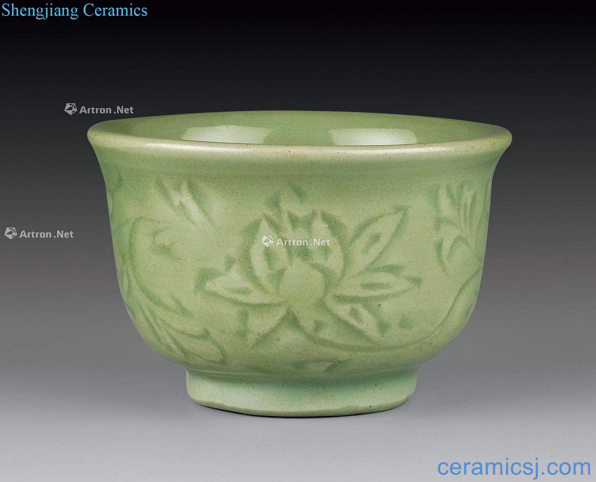 Ming xuande Imitated longquan bowl carved decorative pattern