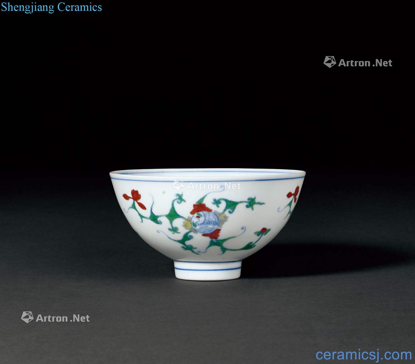 The qing emperor kangxi bucket color flower crane grain heart bowl