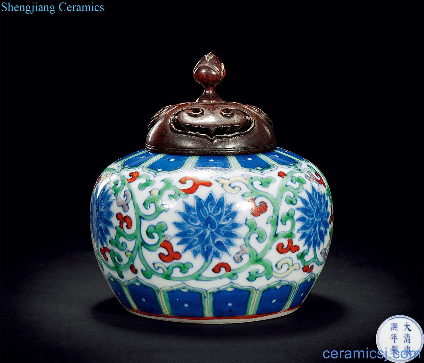The qing emperor kangxi bucket color lotus grain tank