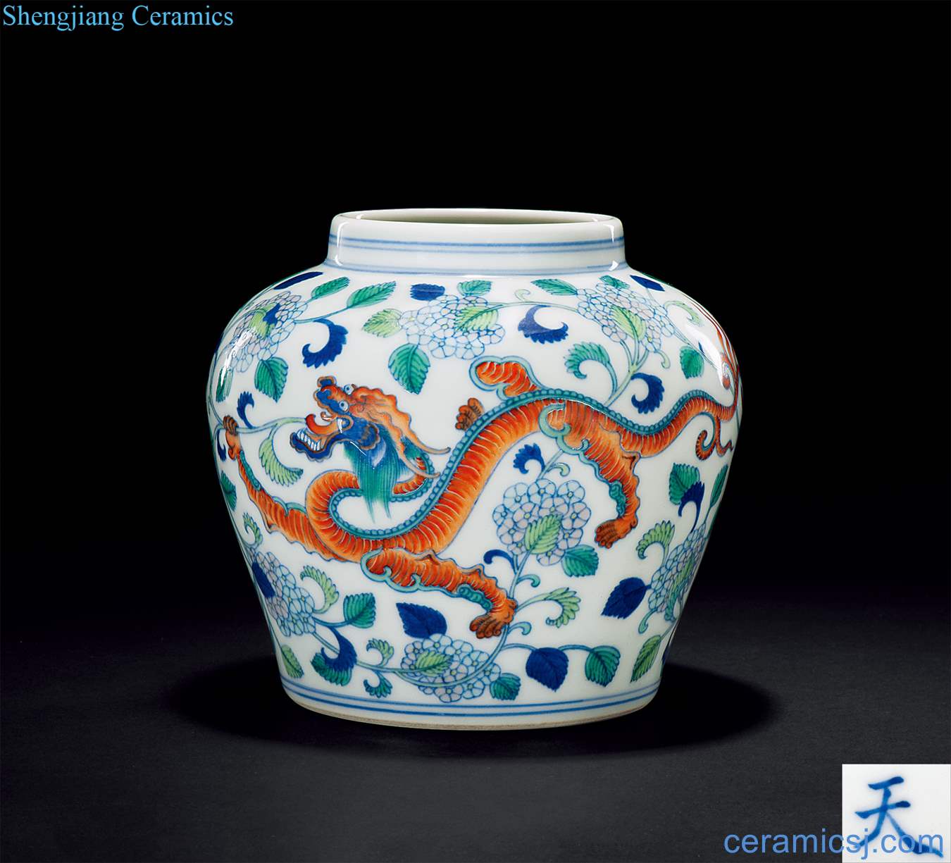 Qing qianlong bucket color words can wear flower dragon day