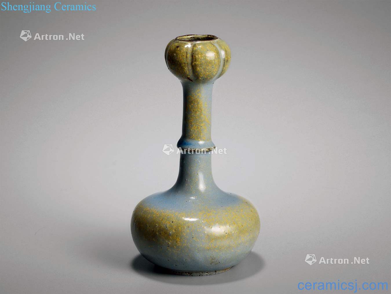 The late Ming dynasty Yixing kiln imitation jun shamrock bronze glaze small bottles of garlic