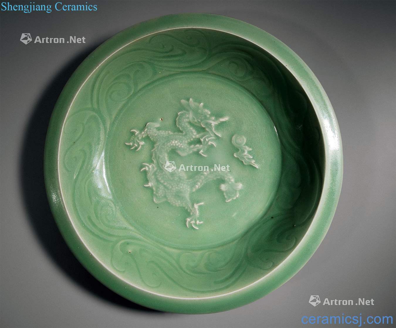 yuan Longquan celadon powder blue glaze outside inside the lotus-shaped carved flower stamps dragon pattern plate