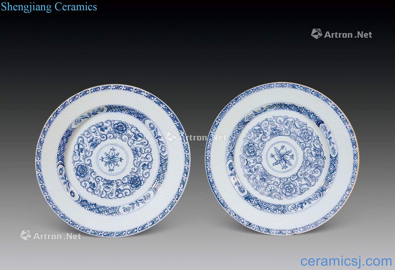 The qing emperor kangxi Dark blue and white carved flower tray (a)