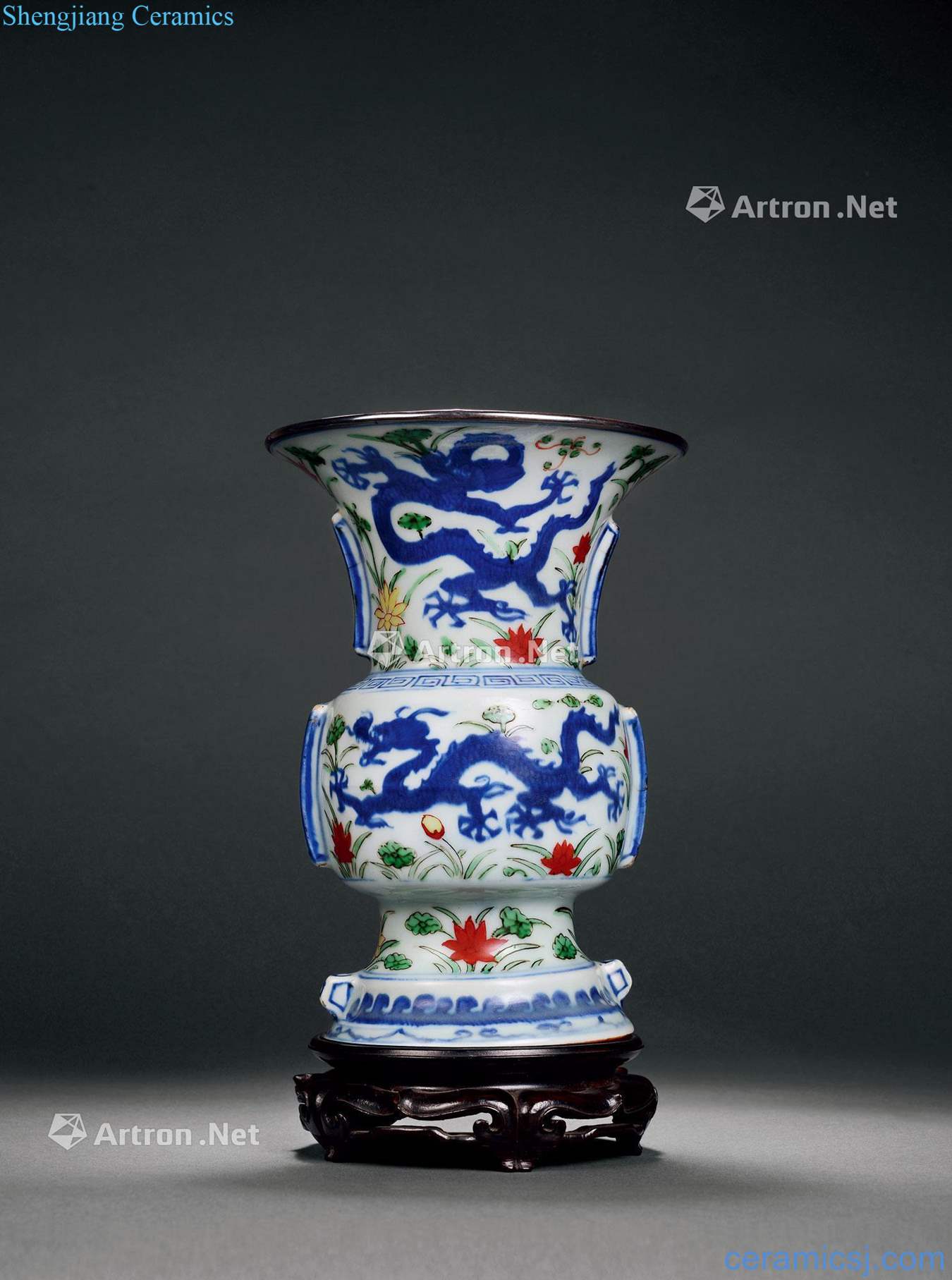 Ming wanli Blue and white color lotus pond flying lines a halberd vase with flowers