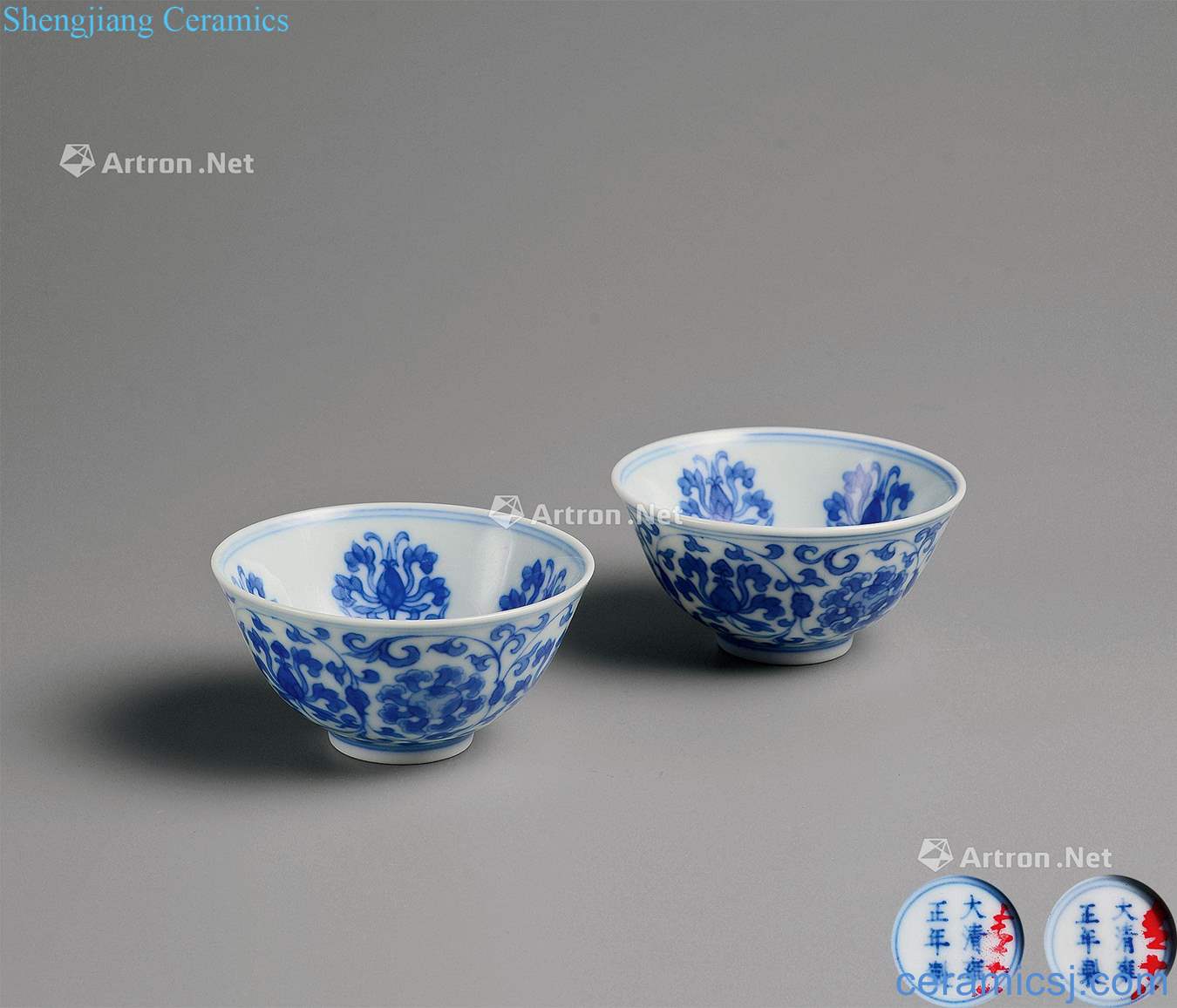 Qing yongzheng blue treasure phase pattern glass (a)