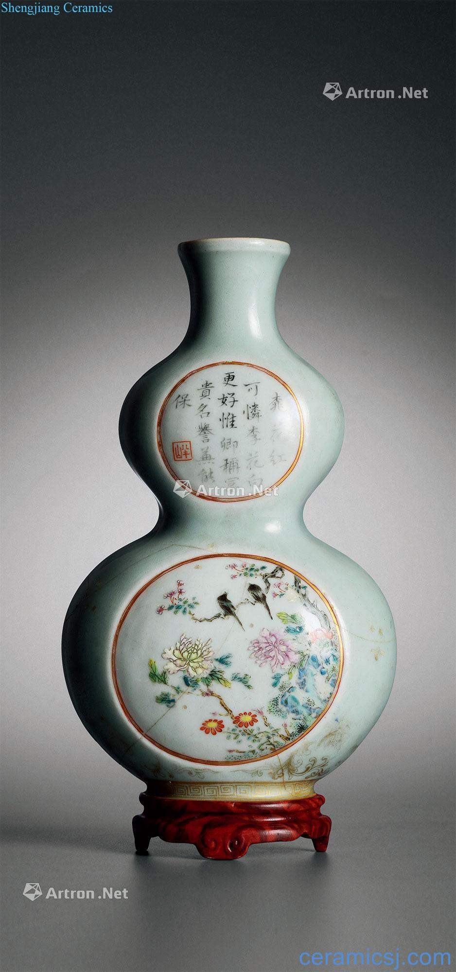 Qing qianlong pastel painting of flowers and poems gourd bottle type wall