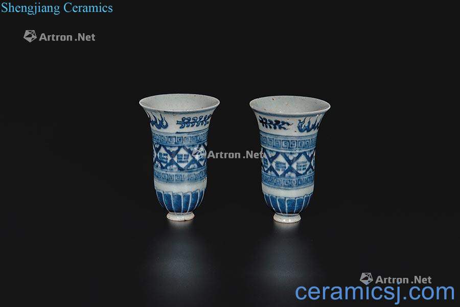 Qing dynasty blue and white bell for cup