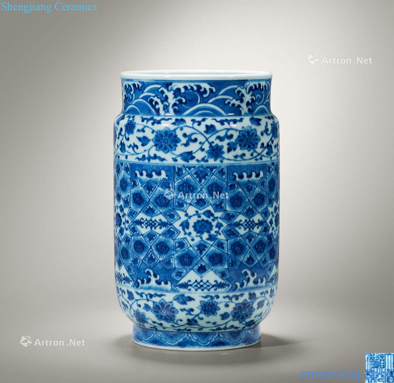 Qing daoguang Blue and white brocade wen zhuang pot