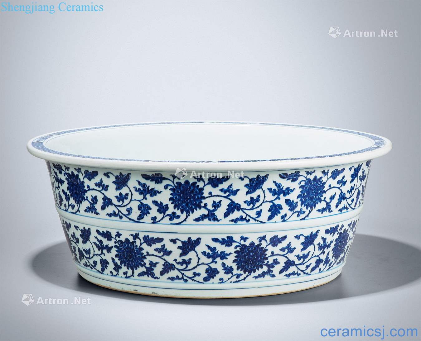 Qing qianlong Blue and white flower grain fold around branches along the flowerpot