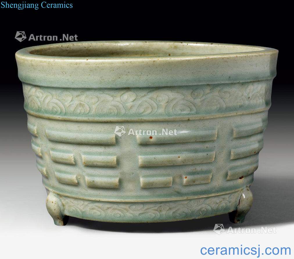The newest MING DYNASTY A LONGQUAN CELADON "TRIGRAMS" TRIPOD CACHE - POT WITH INCISED FLORAL SCROLLS.