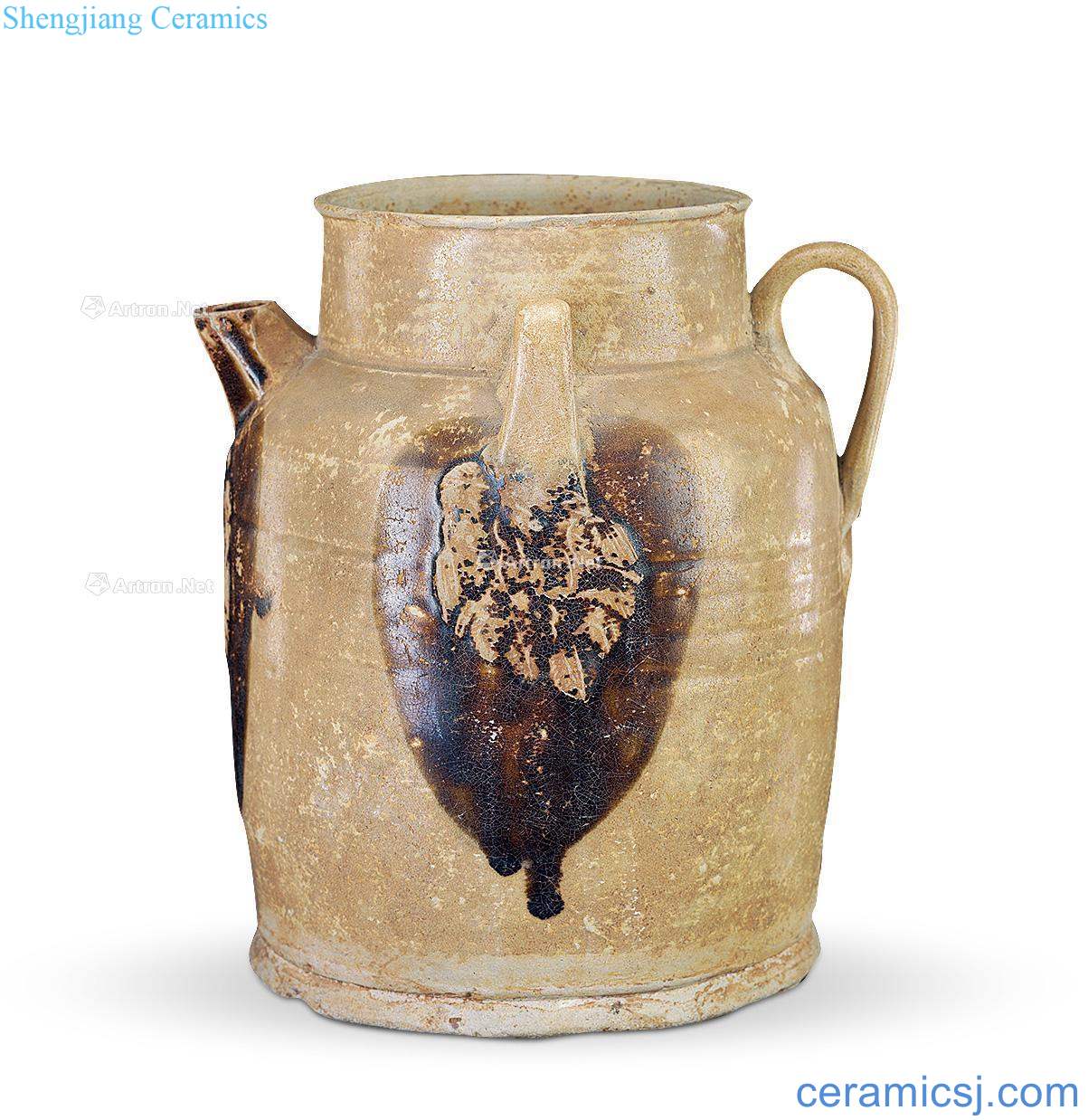 The tang dynasty Changsha kiln ewer