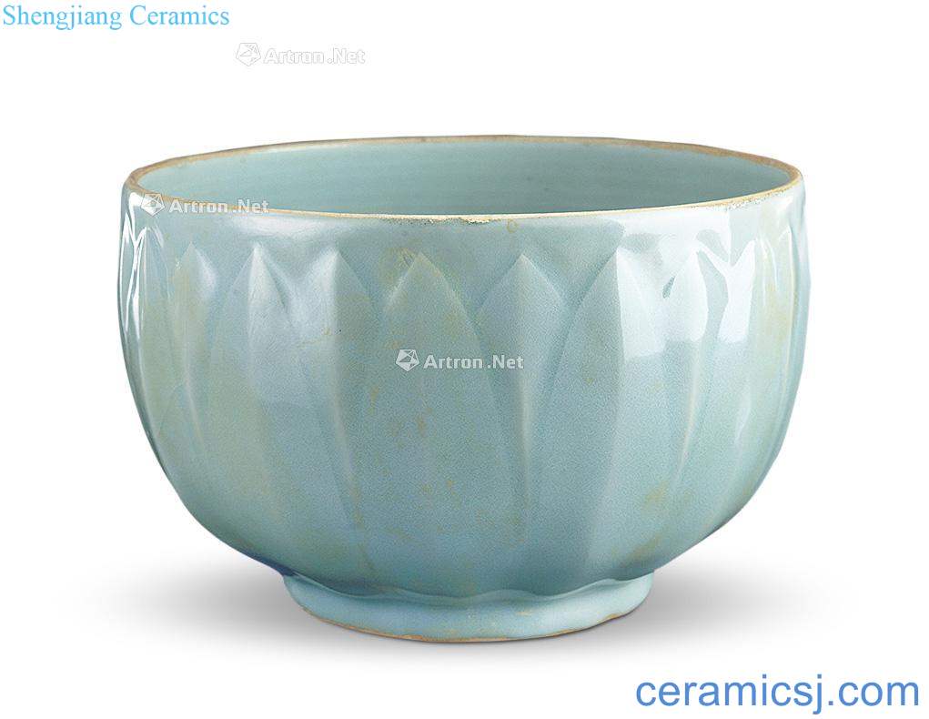 The song dynasty Longquan celadon bowls