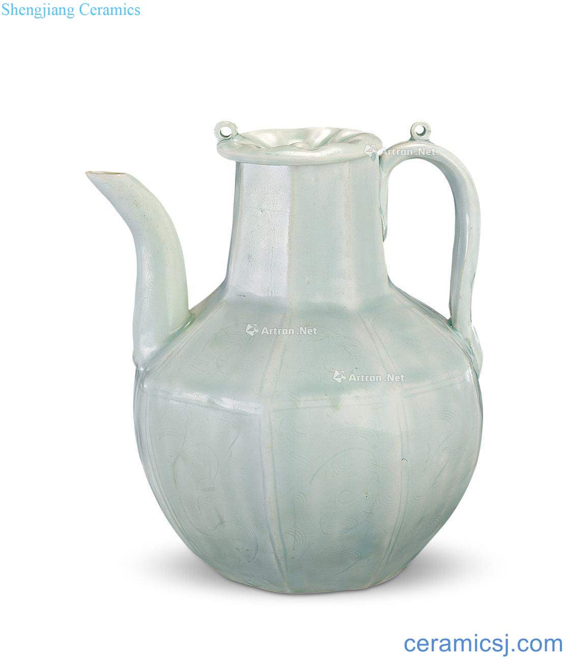 The song dynasty Shadow left kiln green hand-cut eight prismatic ewer