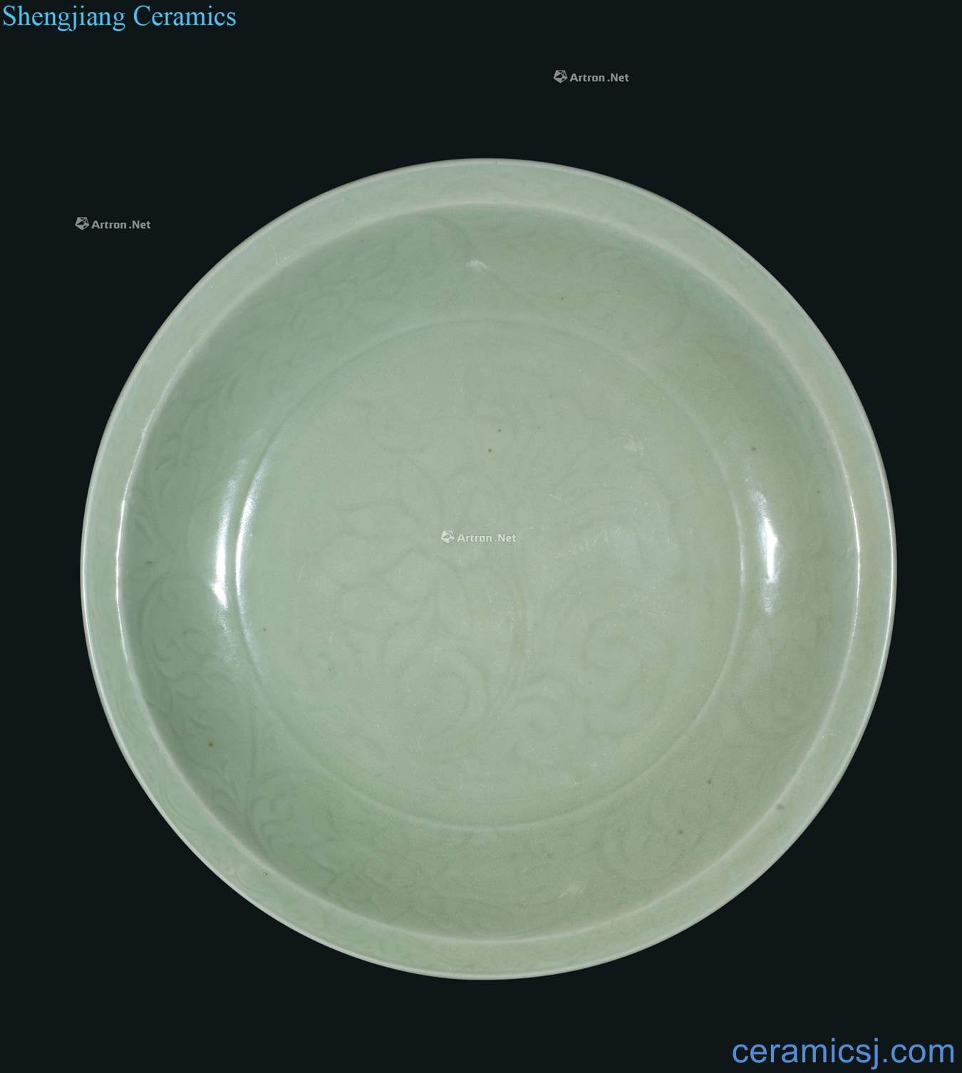 The early Ming dynasty longquan celadon dark carved flower grain market