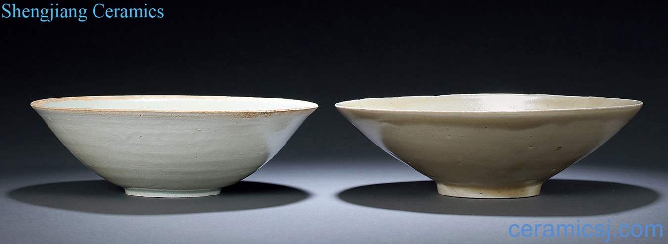 yuan Green glaze carving water bowl, Pisces lines bowl (two)