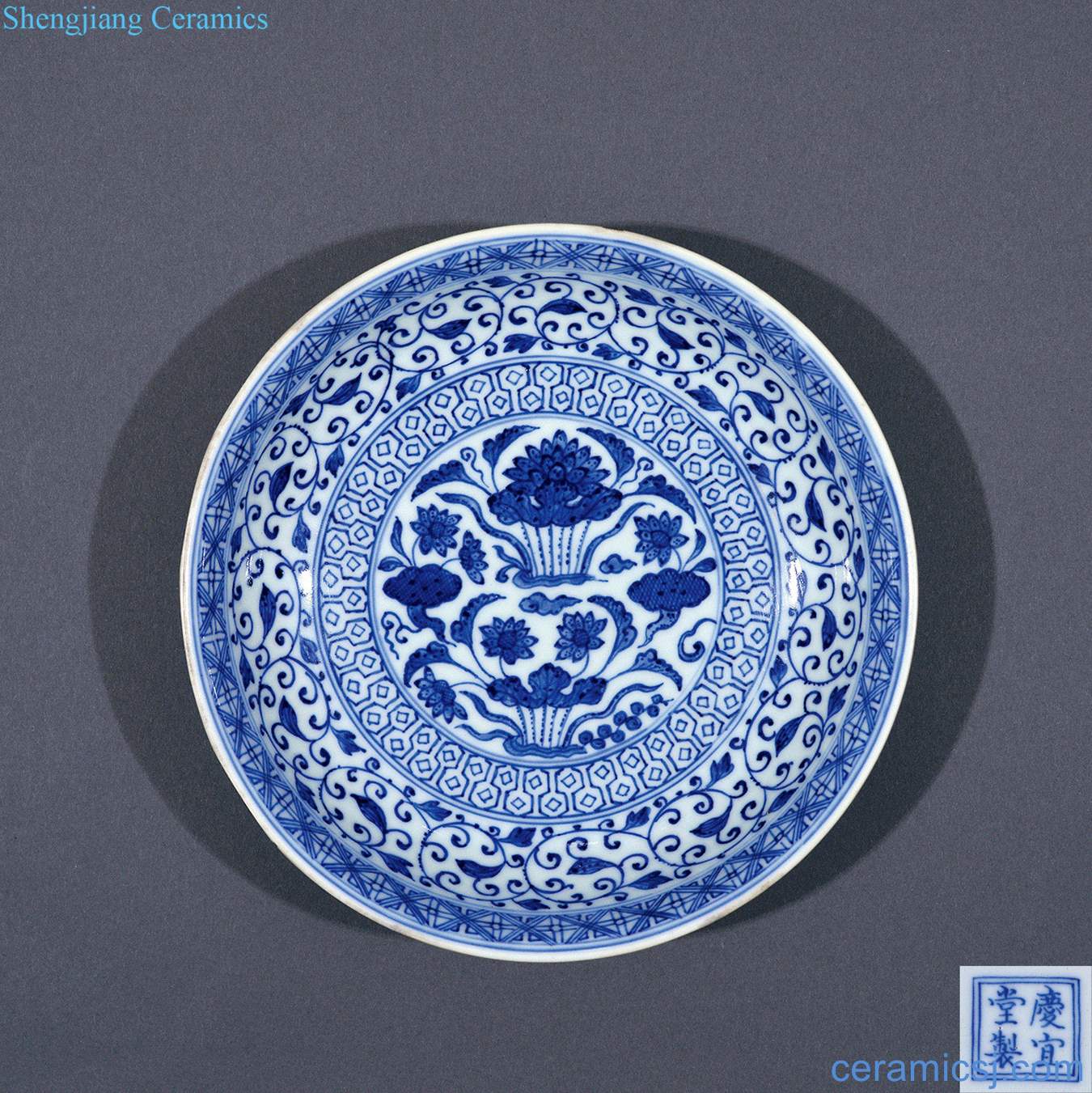 Qing qianlong imitated yongle blue and white flower tray "luck"