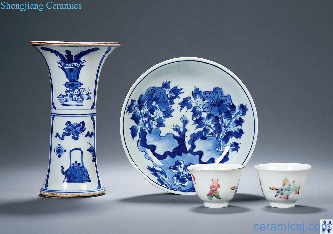 Qing early - mid - Blue and white flower dish, blue and white flower vase with antique diagram, pastel cross character figure cup (a total of four)