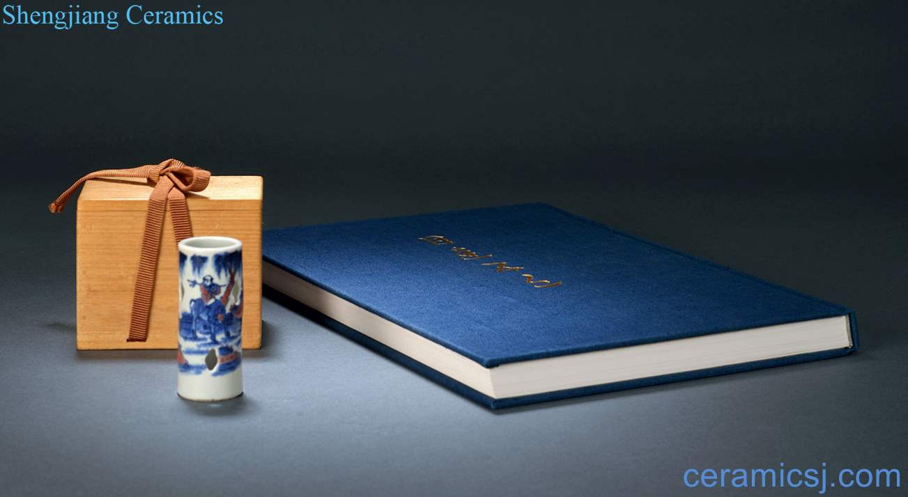 Qing dynasty blue-and-white youligong small brush pot and "riding" focus, a book