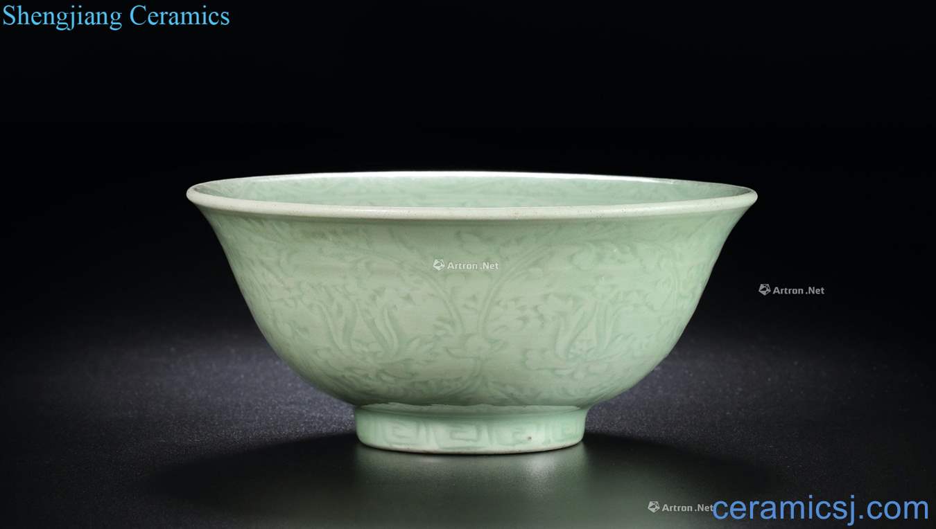 The early Ming dynasty longquan celadon dark moment peony green-splashed bowls