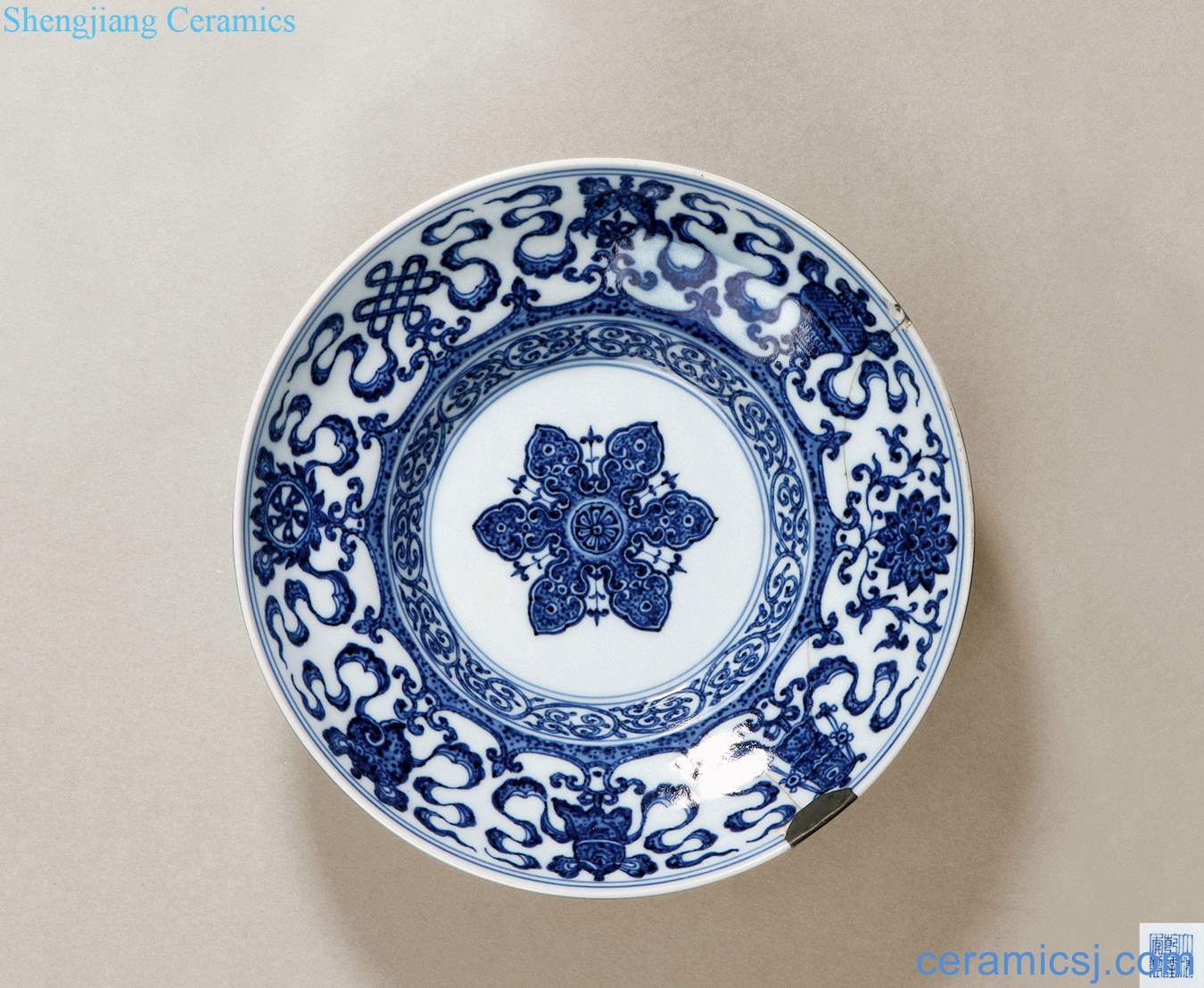 Qing qianlong Eight auspicious or bowl of blue and white