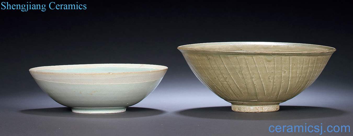 yuan Green glaze carved lotus lad bowl, green glazed bowl (two)