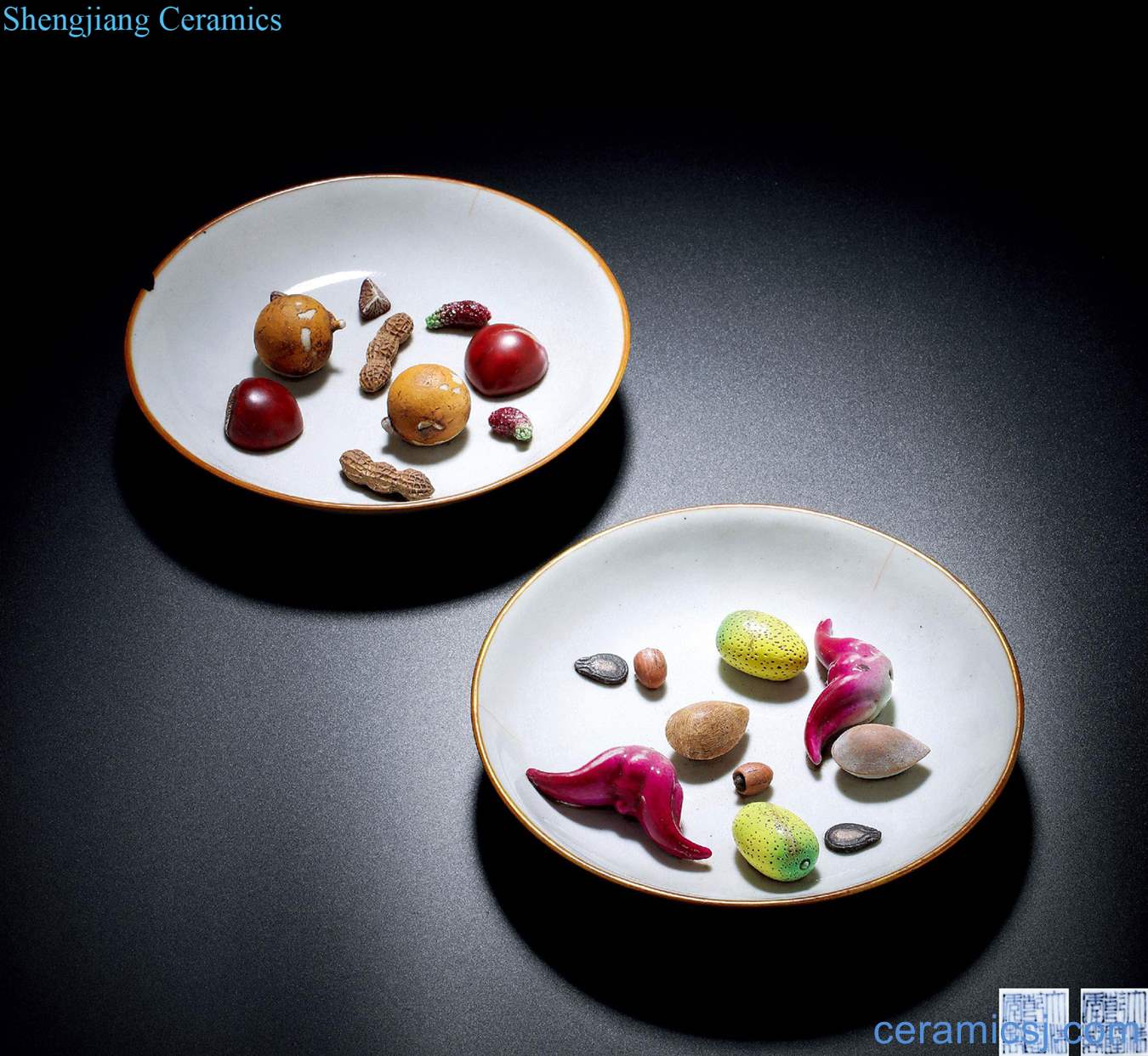 Qing qianlong pastel sat rooted porcelain fruit plate (a)