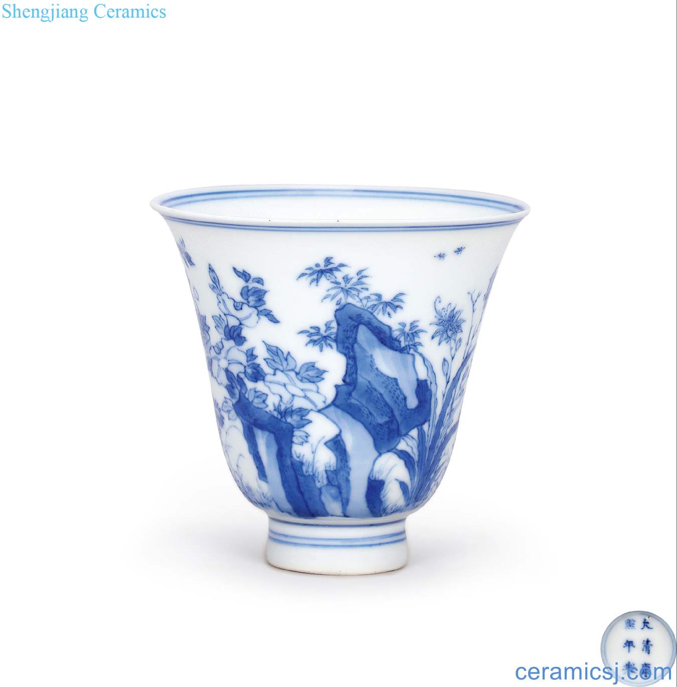 The qing emperor kangxi Blue and white flower butterfly figure the bell cup