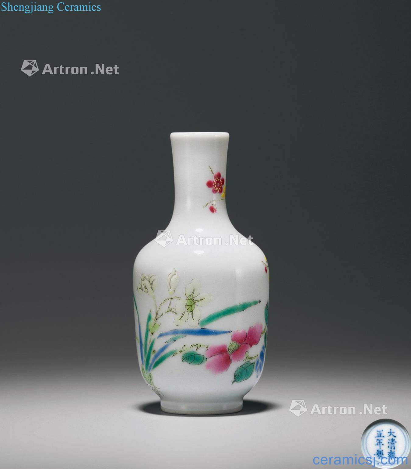Qing yongzheng pastel bone flower grain small bottle