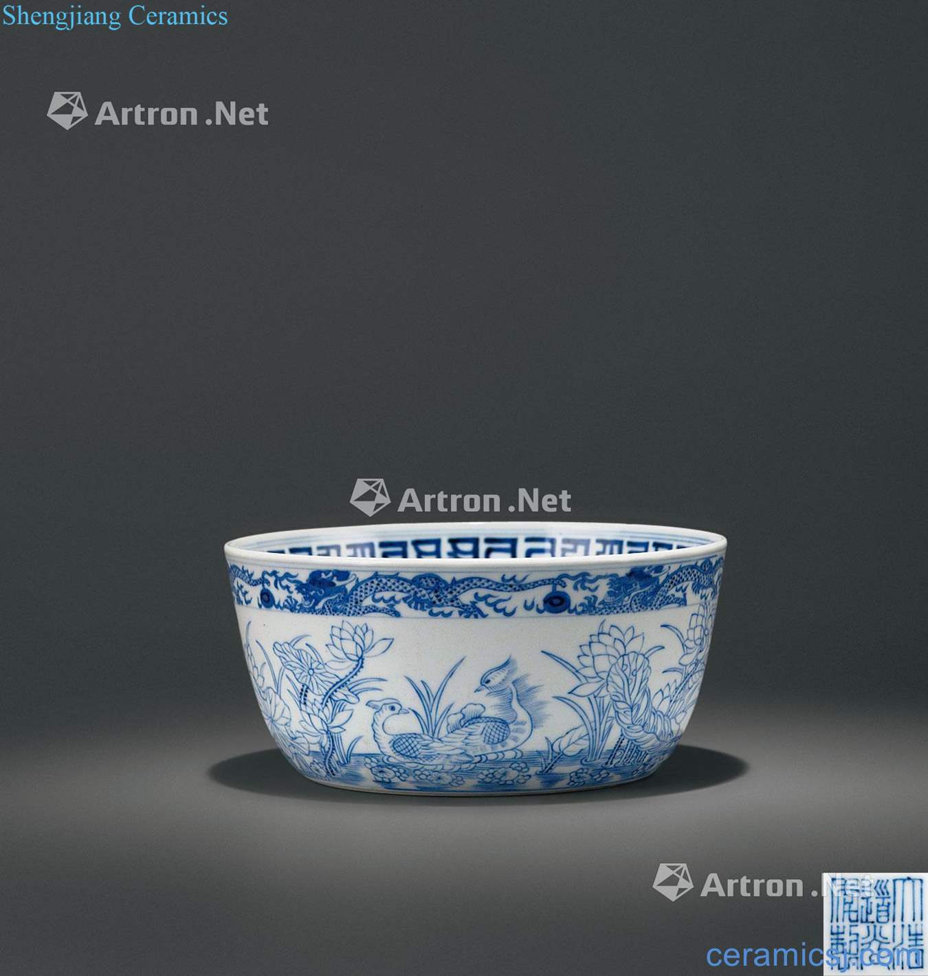 qing Blue and white light tracing lianchi yuanyang green-splashed bowls