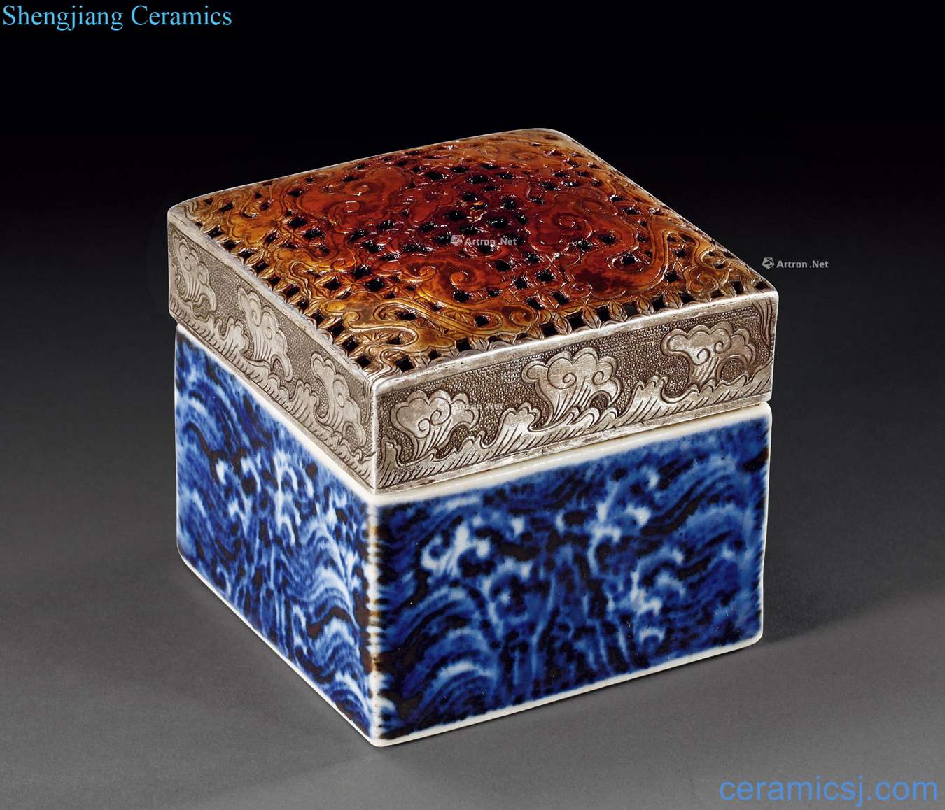 Ming yongle Blue and white hill sea grain box