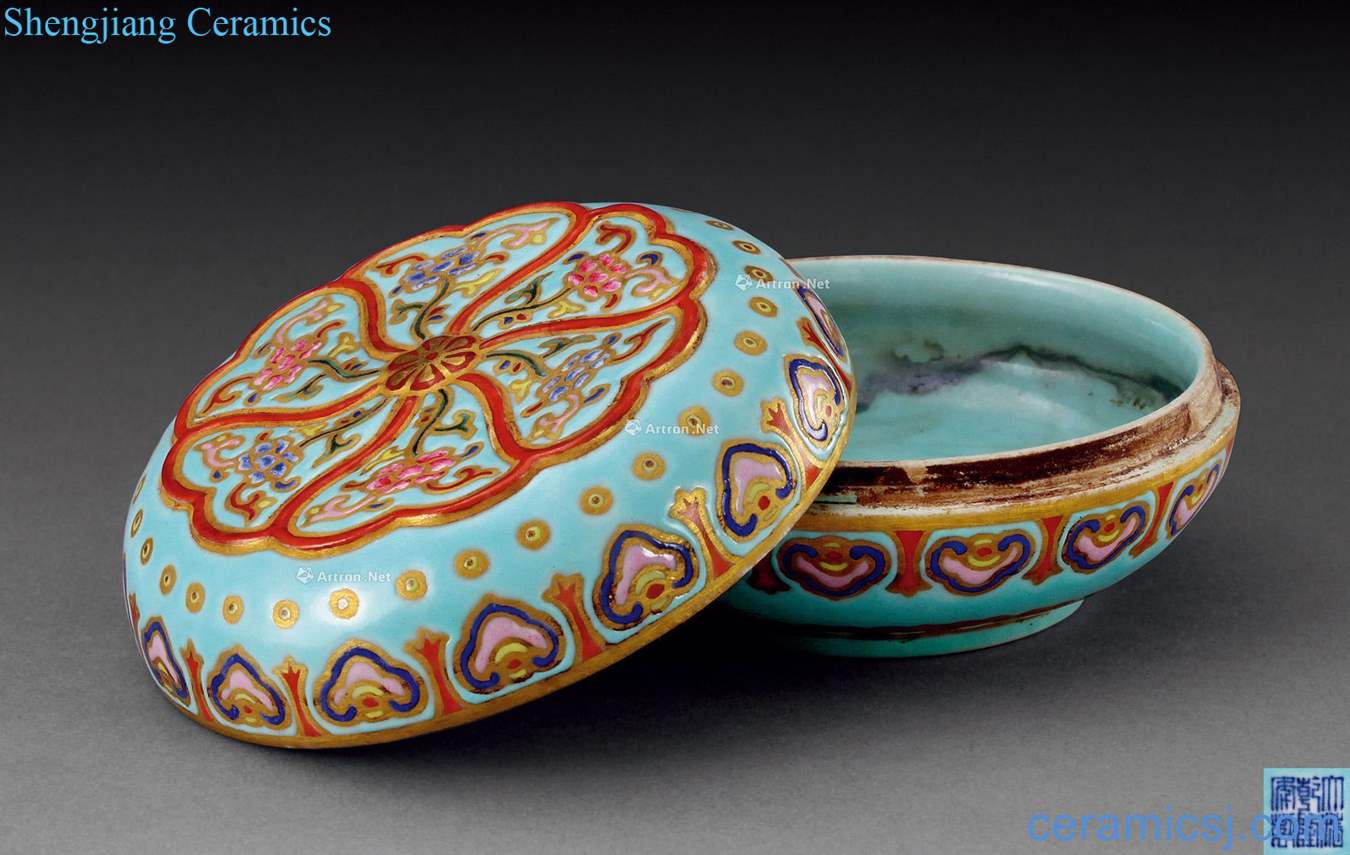 Qing qianlong carved turquoise green enamel paint flower pods