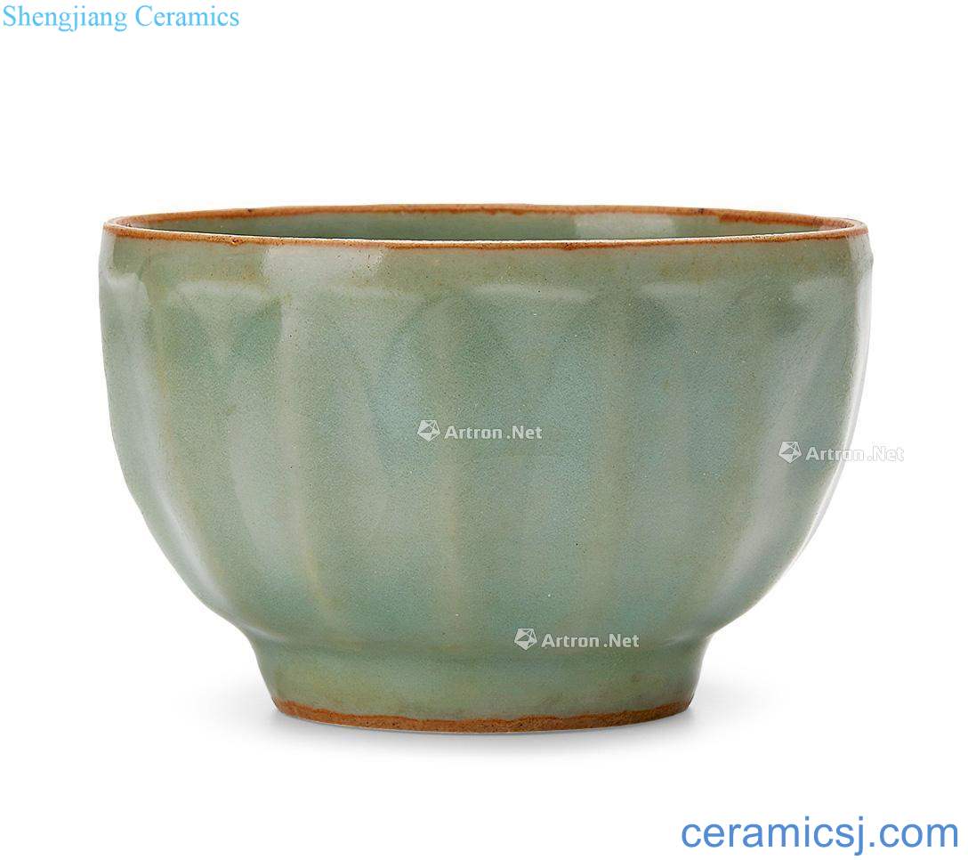 yuan Longquan celadon lotus-shaped grain water cup
