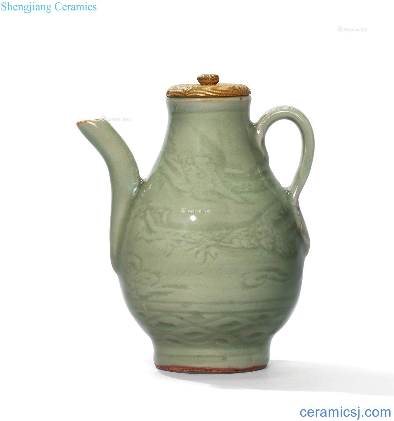 Ming Longquan green glazed carved four claw dragon ewer