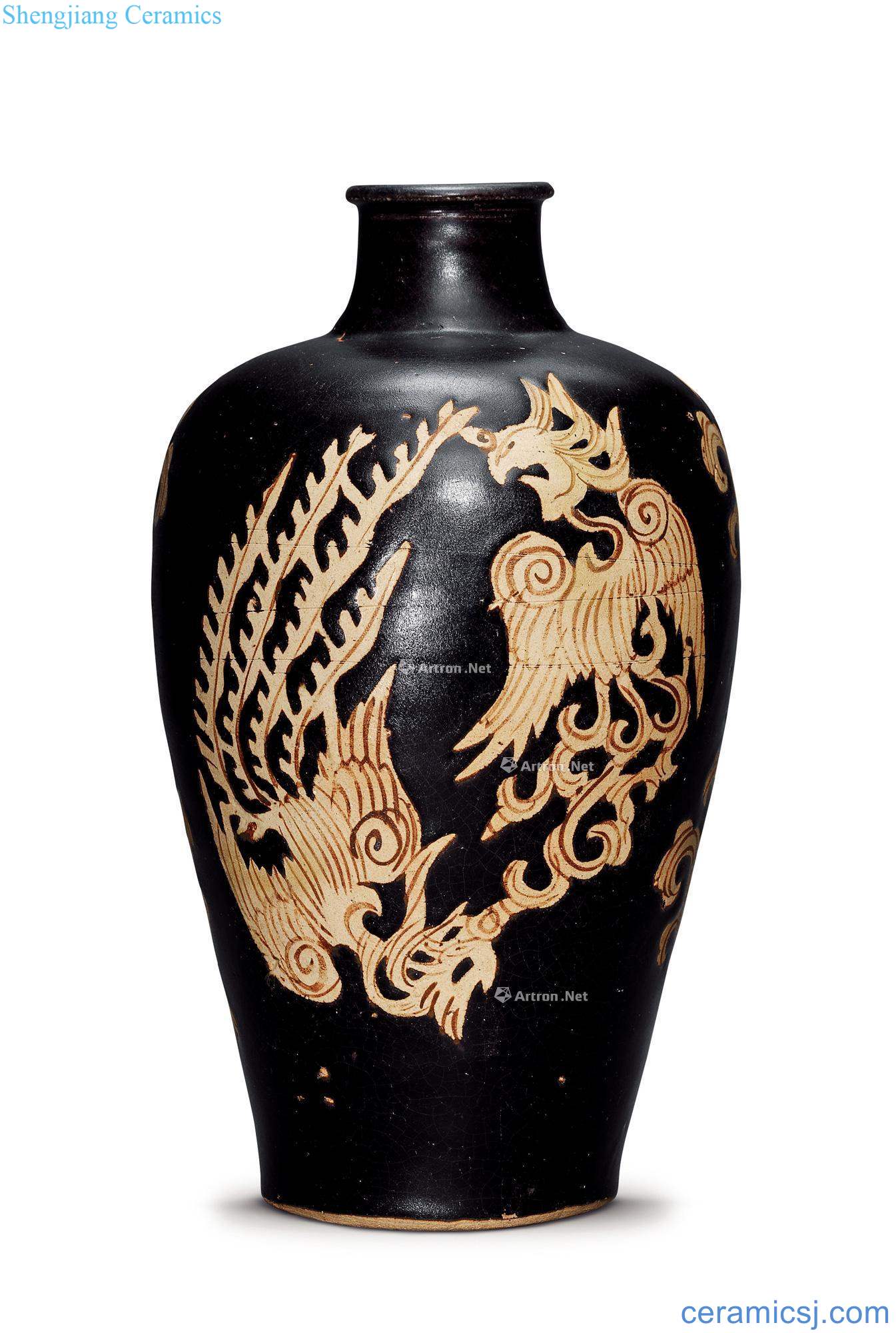 The southern song dynasty Jizhou kiln black glaze carved phoenix grain mei bottle