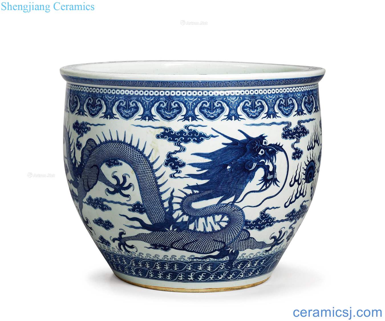 Qing dynasty in the 19th century Blue and white dragon playing pearl grain big crock
