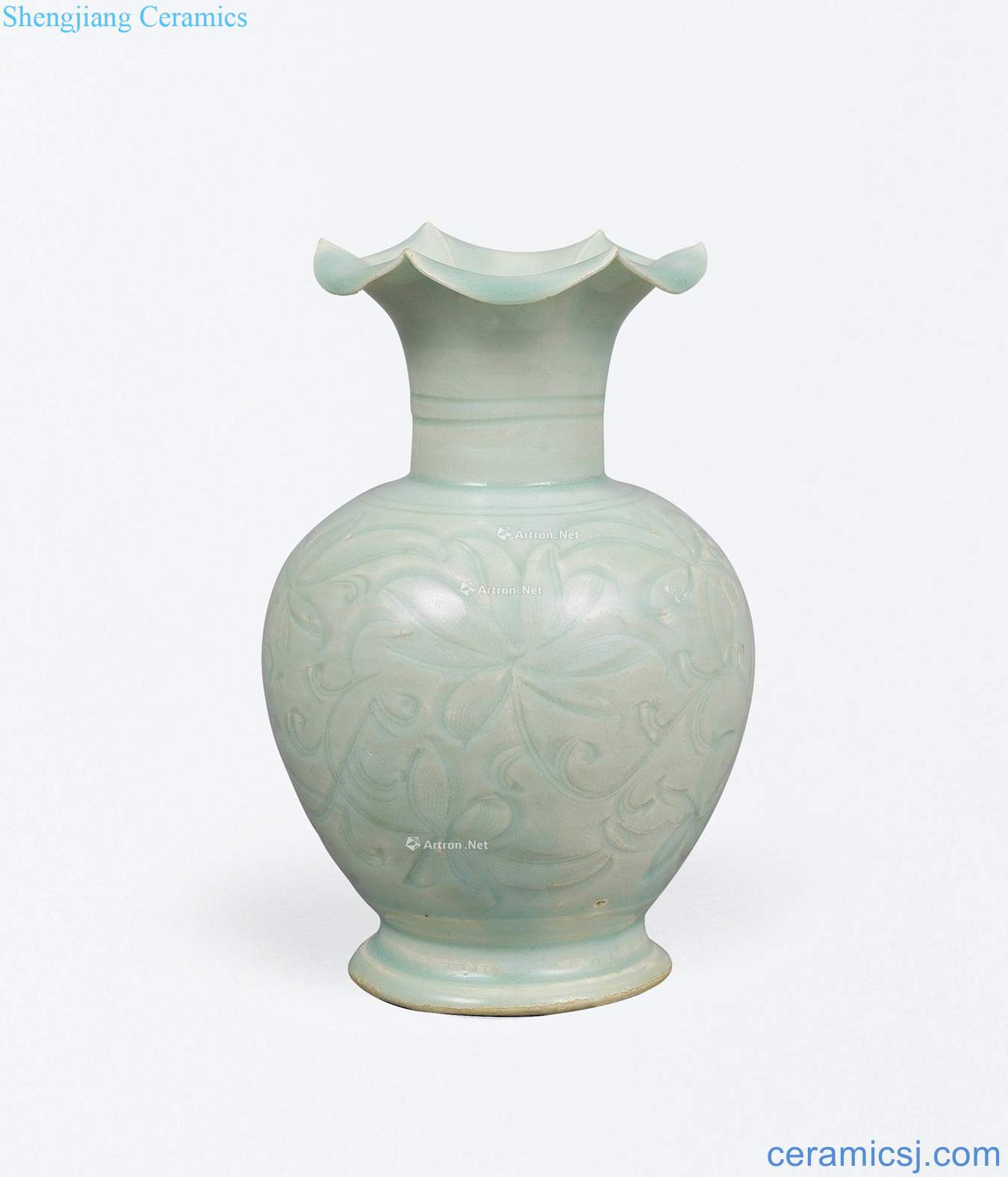 The southern song dynasty Left kiln carved flower bottle mouth