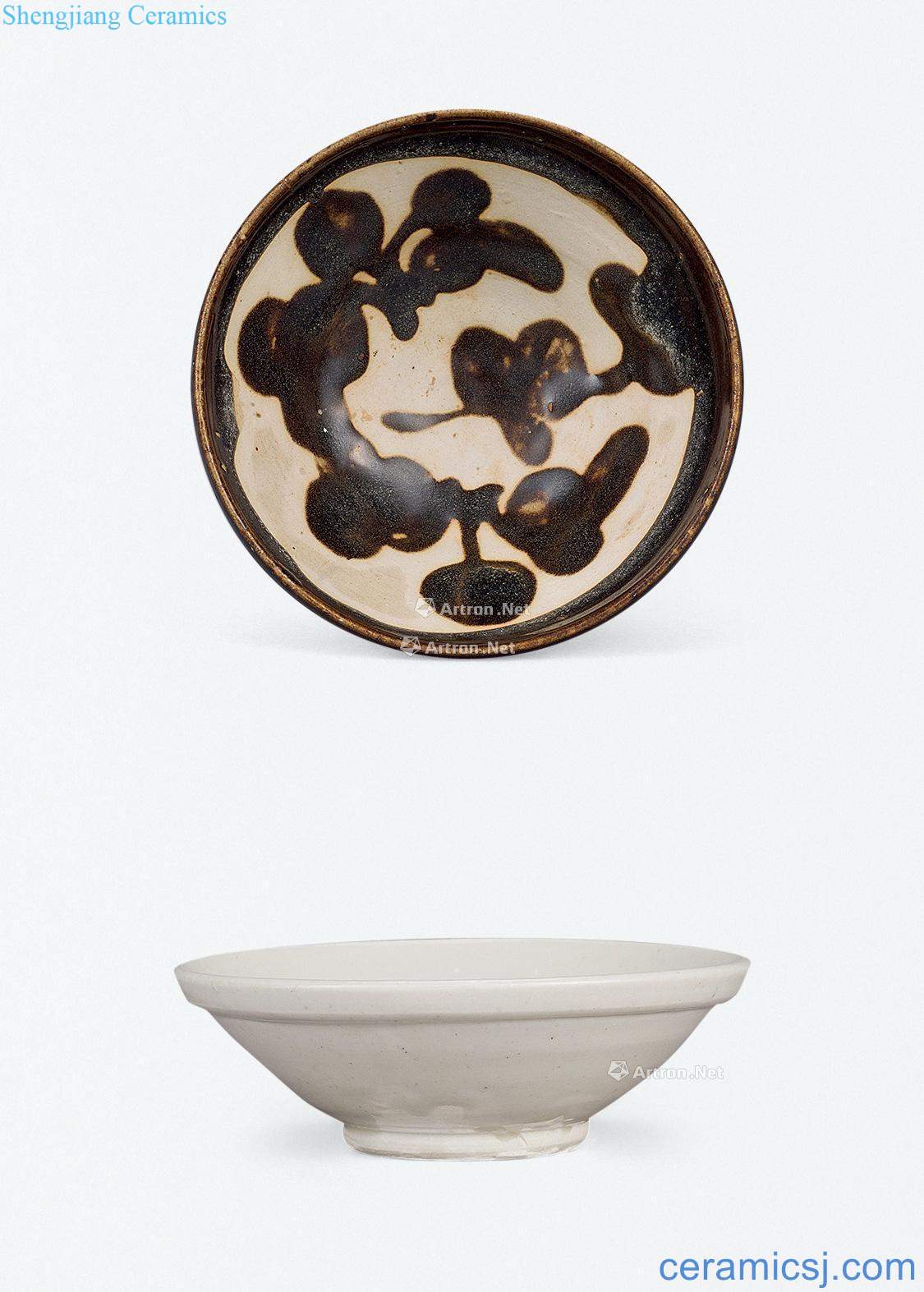 The tang dynasty Xing kiln white glazed bowl Yao state flower glazed bowl (two)