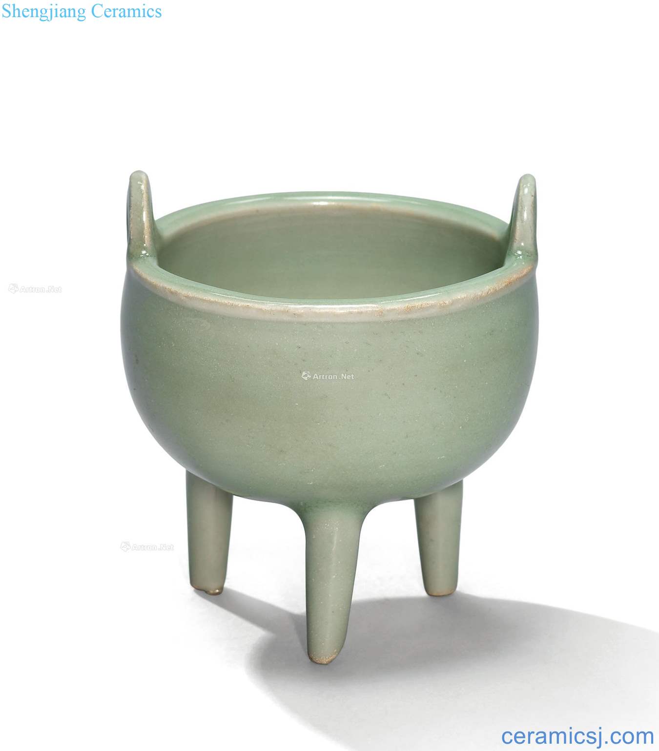 The southern song dynasty longquan celadon charring three-legged tripod caldron type furnace