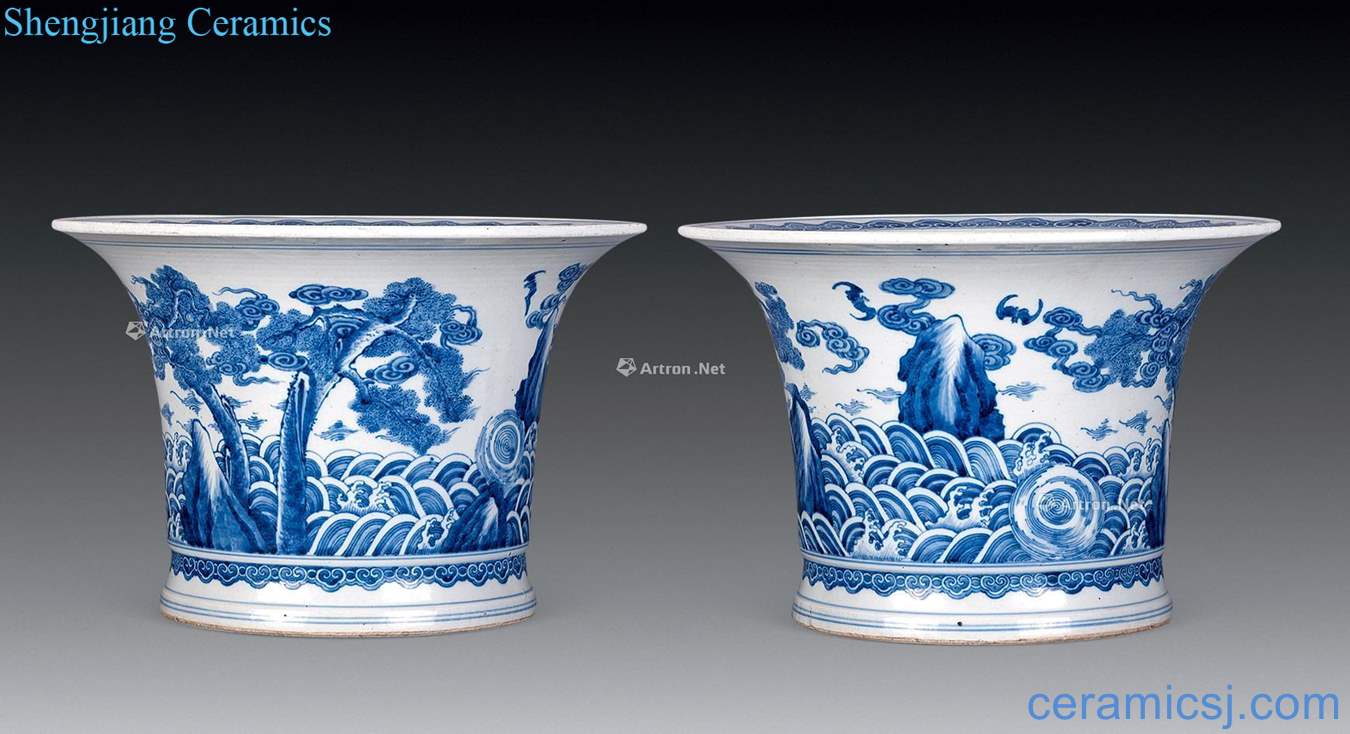 Qing dynasty blue and white flower pot (a)