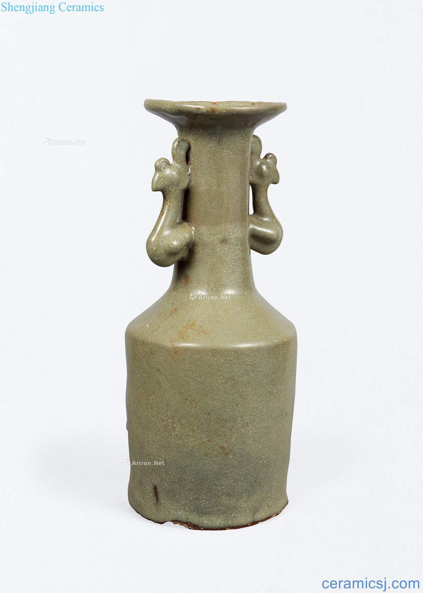 The southern song dynasty Longquan celadon glaze vase with a chicken