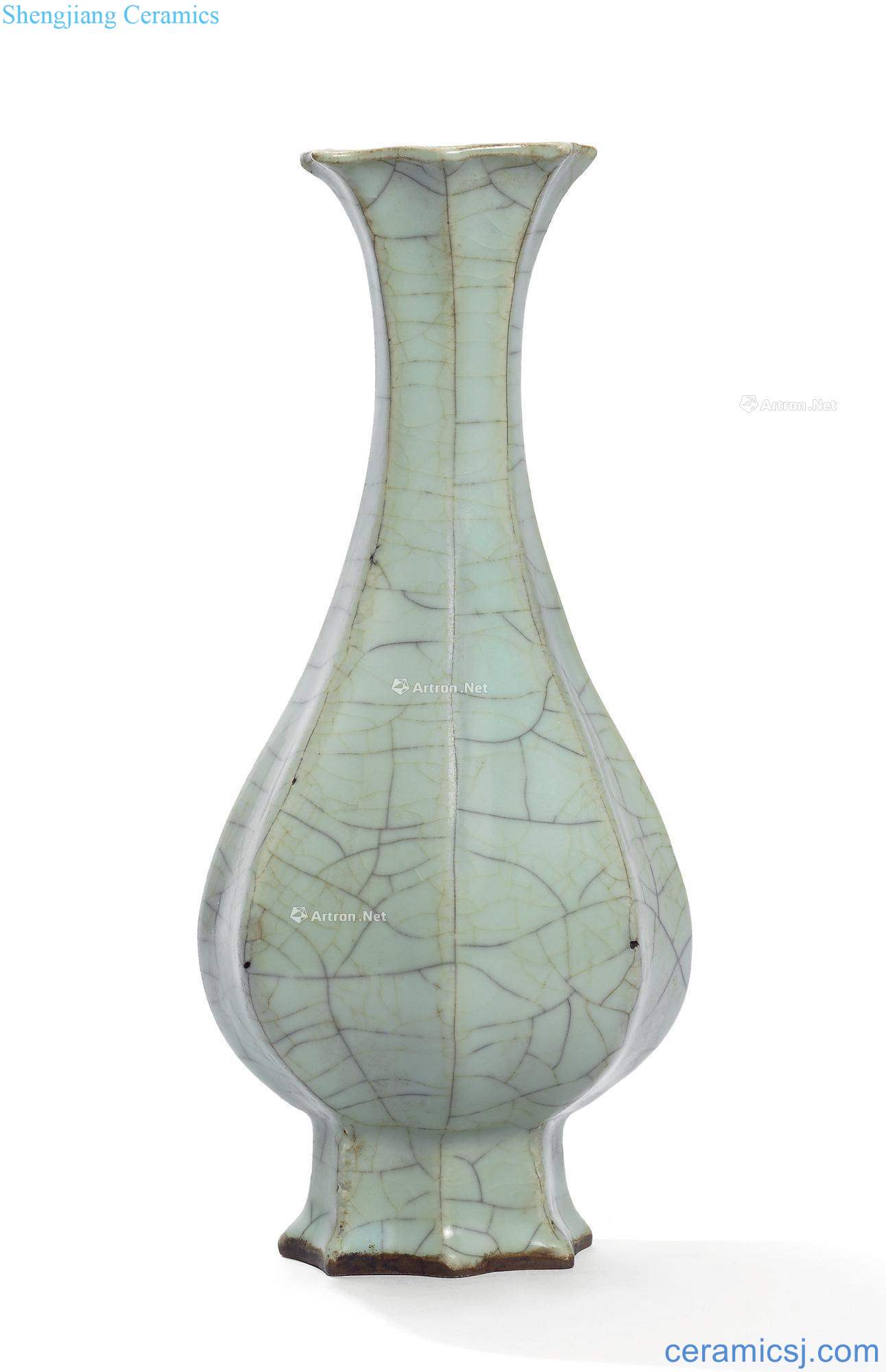 The southern song dynasty Longquan kiln celadon bottles of edges and corners